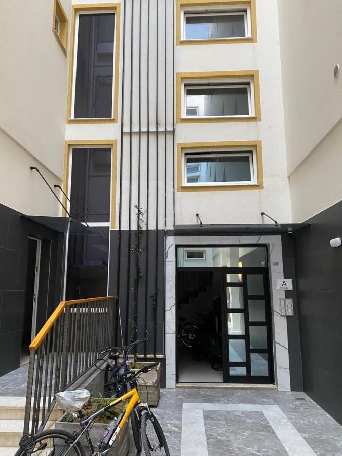 Jon'S Duplex Apartment ติรานา ภายนอก รูปภาพ